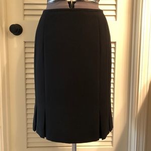 Tahari Black Pleated Skirt Size 6P